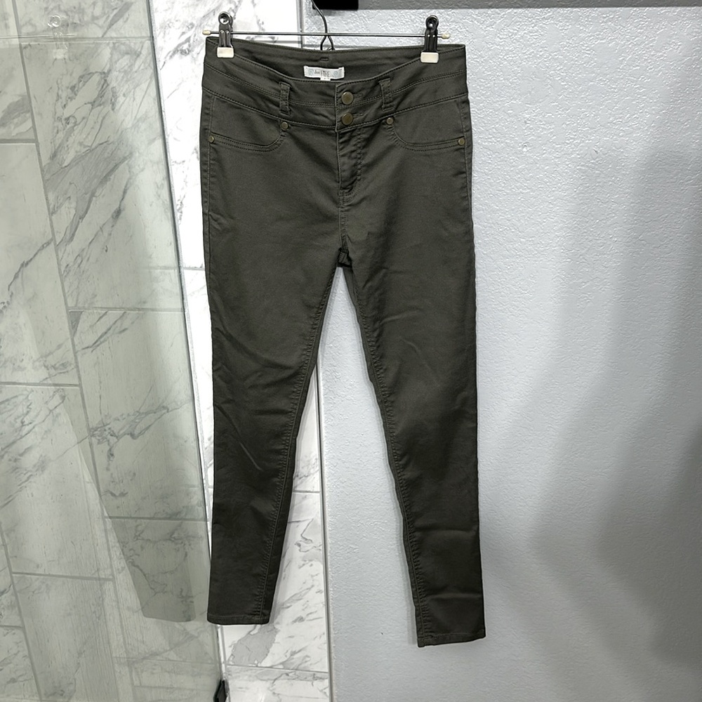 Love fire dark olive jeans